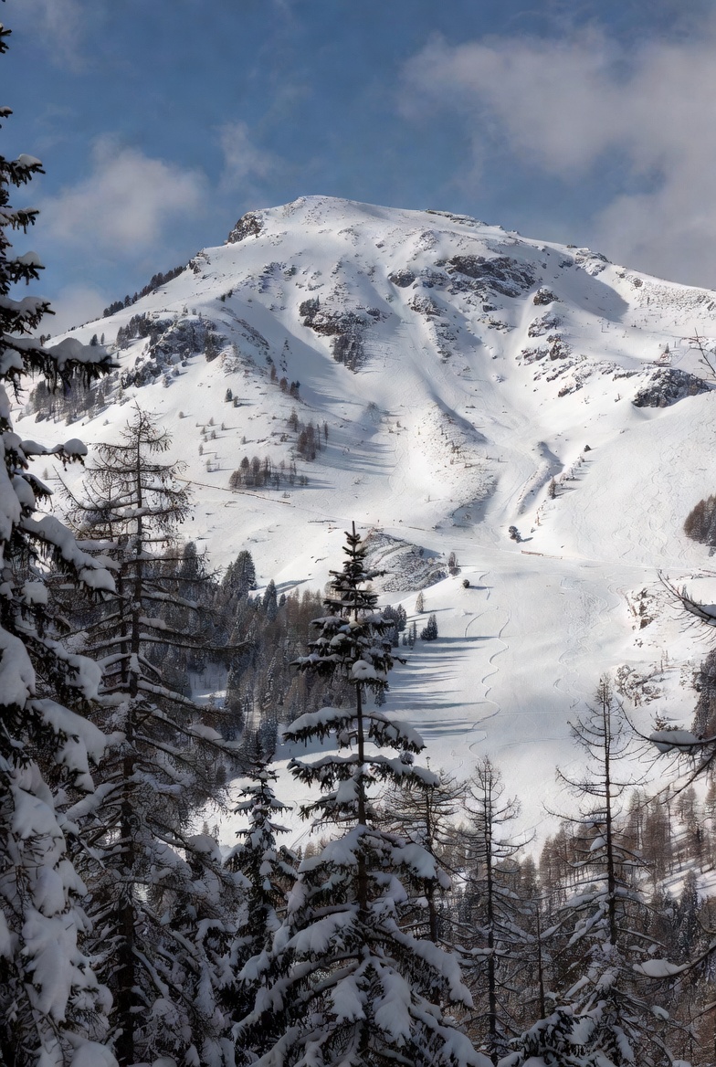Patscherkofel — Olympic Slopes, City Après, and the Best Ski-City Combo in the Alps